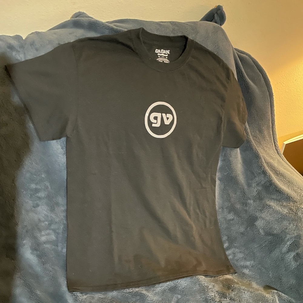 ❤️‍🔥$5❤️‍🔥Gildan black T-Shirt Size Medium adult size